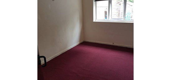 3 bed flat to rent