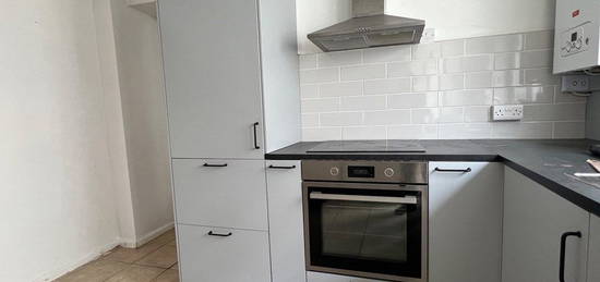 Flat to rent in Montpelier Tce, Swansea SA1