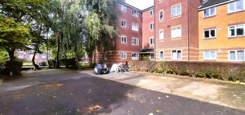 Flat to rent in Bream Close, Tottenham Hale N17