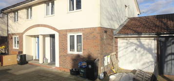 3 bed semi-detached house to rent