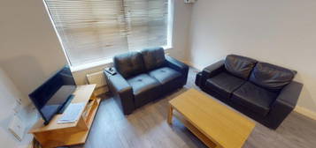 2 bedroom ground floor flat