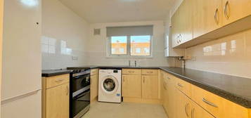 Maisonette to rent in Boathouse Court, Trafalgar Road, Cambridge CB4