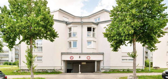 Moderne Wohnung auf zwei Etagen mit Terrasse, Balkon und zwei TG-Stellplätzen in Leonberg-Eltingen