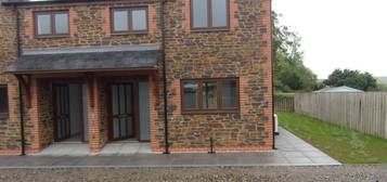 3 bedroom semi-detached house