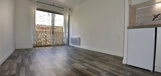 Studio  à louer, 1 pièce, 21 m², Étage 1/–