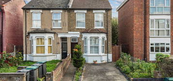 3 bed semi-detached house for sale