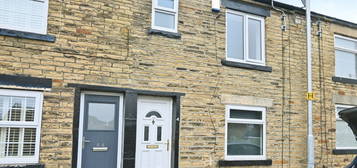 Terraced house to rent in Apperley Road, Apperley Bridge, Bradford BD10