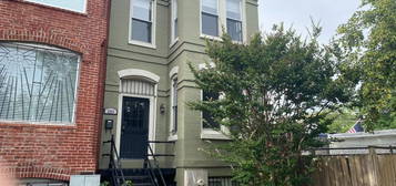 203 R St NW Apt A, Washington, DC 20001