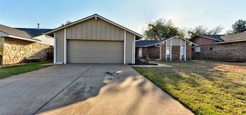 11612 Bevenshire Rd, Oklahoma City, OK 73162