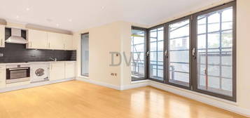 Flat to rent in Edge Apartments, Lett Road E15