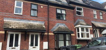 5 bedroom terraced house