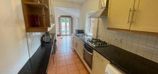 Terraced house to rent in Hartopp Road, Leicester LE2