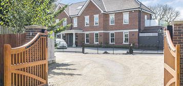 6 bed detached house for sale