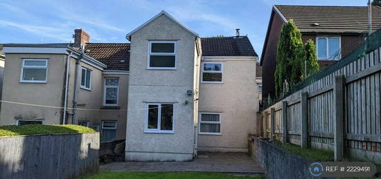 3 bedroom terraced house