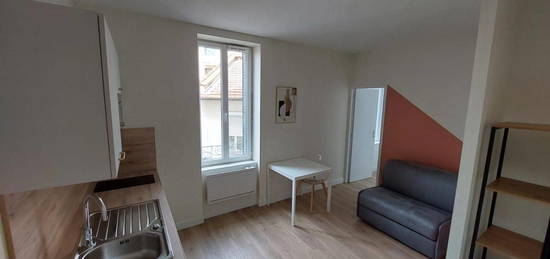 Studio meublé  à louer, 1 pièce, 18 m², Étage 2/4