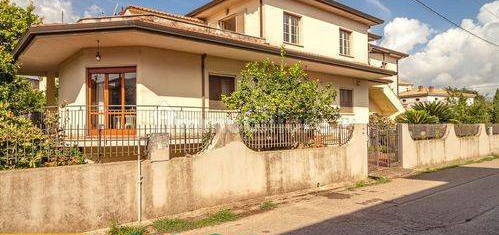 Villa bifamiliare via Po 21, Centro, Vairano Patenora