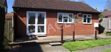 Detached bungalow to rent in St. Michaels Avenue, Yeovil BA21