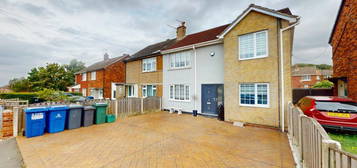 5 bedroom semi-detached house for sale