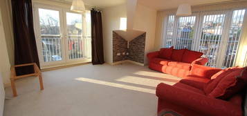 Flat to rent in Broadgate Lane, Horsforth, Leeds LS18