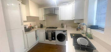 4 bedroom terraced house to rent