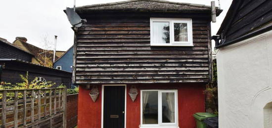 1 bedroom detached house