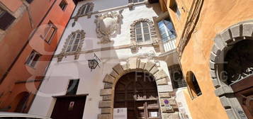 Trilocale in vendita in via Palazzo dei Duchi