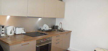 Flat to rent in 2 Masons Avenue, Croydon CR0