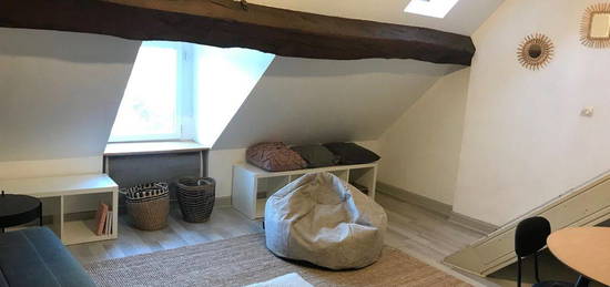 Loue T2 duplex 33m² meublé, quartier des antiquaires