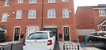 4 bedroom semi-detached house