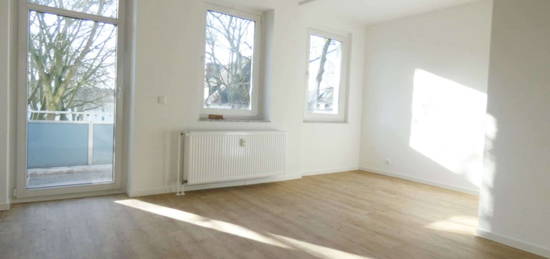 *** Modernisierte 3-Zi-Wohnung mit Balkon und Loggia ***