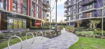 Flat to rent in Reflection Apartments, Cascade Way, White City, London W12