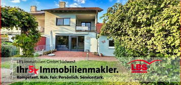 Geräumiges Reihenendhaus mit Garten, Garage u. Carport