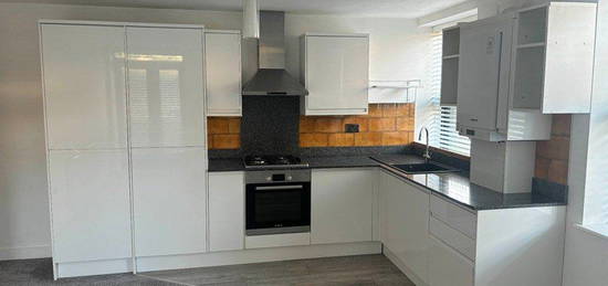 Flat to rent in Melton Heights, West Bridgford, Nottingham NG2