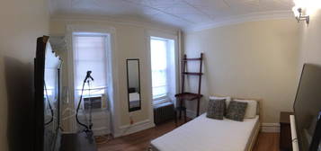 592 3rd Ave #3R, New York, NY 10016