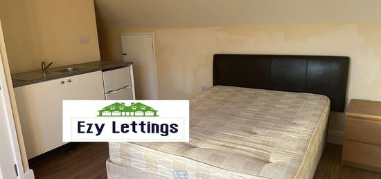 3 bed flat to rent