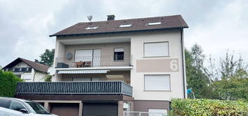 Charmante Dachgeschosswohnung mit Weitblick in ruhiger Lage