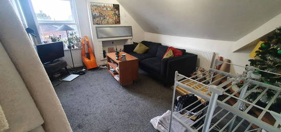 2 bed flat to rent