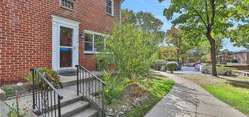 114 Charter Cir #114, Ossining, NY 10562