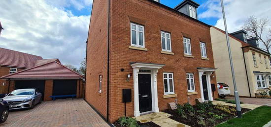 4 bedroom semi-detached house