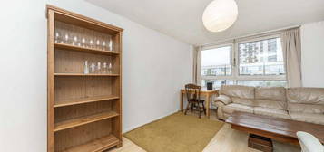 Flat to rent in De Beauvoir Estate, London N1