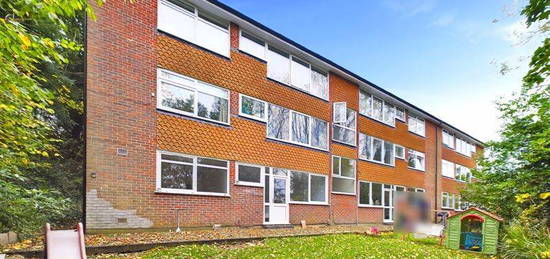 Flat for sale in Church Hill, Caterham CR3