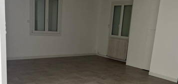 Appartement  à louer, 4 pièces, 3 chambres, 81 m²