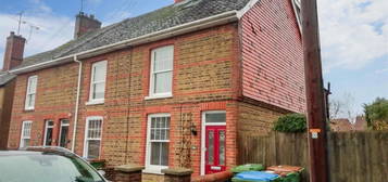 Town house to rent in Moons Lane, Horsham RH13