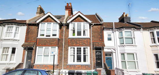 Flat to rent in Robertson Road, Brighton BN1