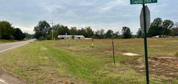 101 Capital Park Dr, Senatobia, MS 38668