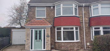 3 bedroom semi-detached house to rent