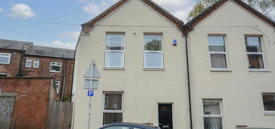 5 bedroom terraced house