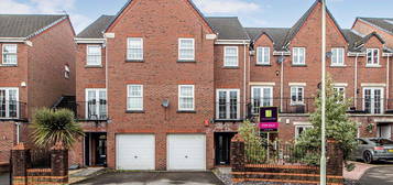 4 bed town house for sale