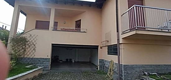 Villa all'asta in via Damiano Chiesa, 21