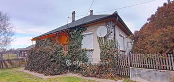 Eladó családi ház, Gagyvendégin 13.5 M Ft, 3 szobás